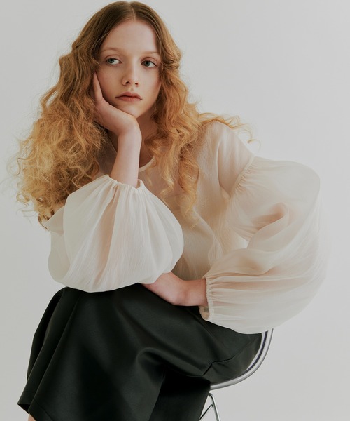 kiehtova（キエトヴァ）の「【kiehtova】SHEER VOLUMESLEEVE BLOUSE/シアー ボリュームスリーブ ブラウス KTWR28（シャツ/ブラウス・レディース・ブラック/アイボリー・FREE）」の3枚目の写真