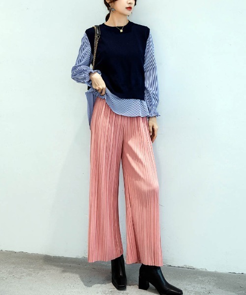 maison de LATIR(メゾンドラティール)の「春夏に向けてサラッと冷感で快適に美脚魅せ。ウエストゴムでラフに履けるのに上品プリーツワイドパンツ(その他パンツ・レディース・ライトグレー/ブラック/ネイビー/ベージュ/ピンク/ダークグレー/グリーン/ブルー・M/L/XL)」の8枚目の写真
