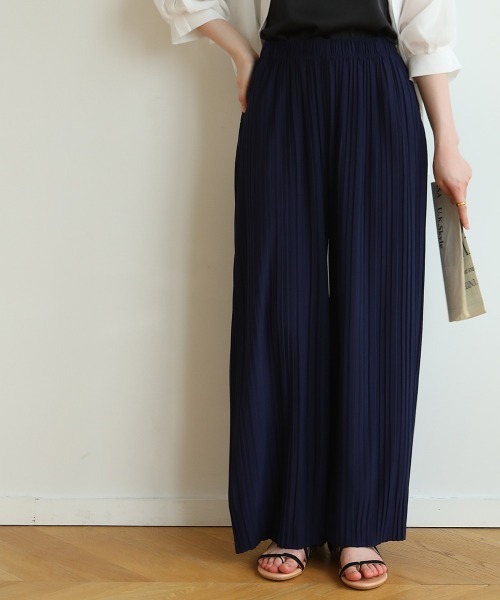 maison de LATIR(メゾンドラティール)の「春夏に向けてサラッと冷感で快適に美脚魅せ。ウエストゴムでラフに履けるのに上品プリーツワイドパンツ(その他パンツ・レディース・ライトグレー/ブラック/ネイビー/ベージュ/ピンク/ダークグレー/グリーン/ブルー・M/L/XL)」の11枚目の写真