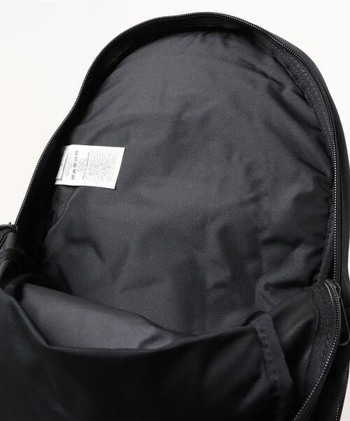 DAKINE(ダカイン)の「DAKINE メンズ GROM 13L バックパック/リュック 【2025年春夏モデル】/ダカインバッグパック・リュックサック(バックパック/リュック・メンズ・ブラック・FREE)」の3枚目の写真