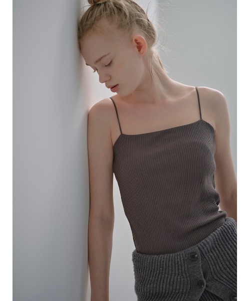 UNDERSON UNDERSON(アンダーソン アンダーソン)の「バックオープンリブキャミソール(キャミソール・レディース・オレンジ/ブラック/チャコールグレー/オフホワイト・1/2)」の4枚目の写真