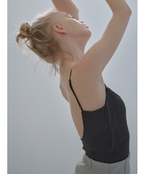 UNDERSON UNDERSON(アンダーソン アンダーソン)の「バックオープンリブキャミソール(キャミソール・レディース・オレンジ/ブラック/チャコールグレー/オフホワイト・1/2)」の3枚目の写真