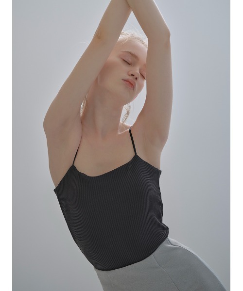 UNDERSON UNDERSON(アンダーソン アンダーソン)の「バックオープンリブキャミソール(キャミソール・レディース・オレンジ/ブラック/チャコールグレー/オフホワイト・1/2)」の9枚目の写真