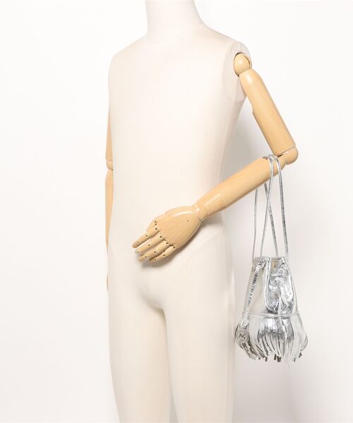 marco masi（マルコマージ）の「【MARCO MASI/マルコ・マージ】巾着　ミニショルダーバッグ　バケツバッグ　フリンジ（ショルダーバッグ・レディース・シルバー/ブラック・FREE）」の8枚目の写真