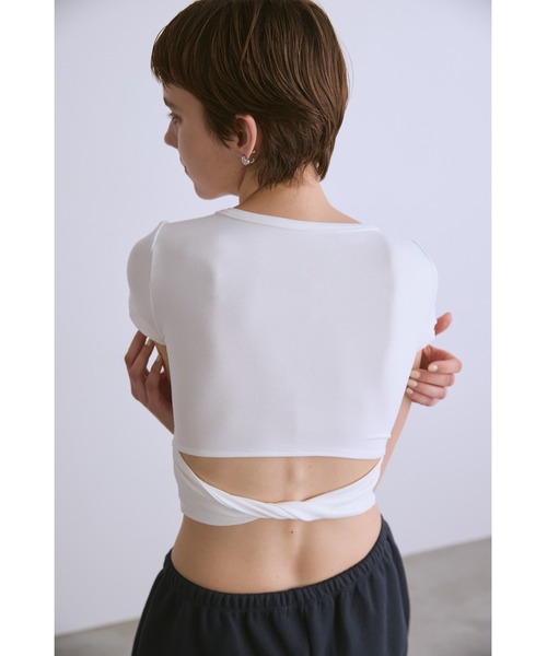 un/neu(アンノイ)の「カップ付きバックオープンコンパクトT(Tシャツ/カットソー・レディース・ホワイト/ブラック・FREE)」の5枚目の写真