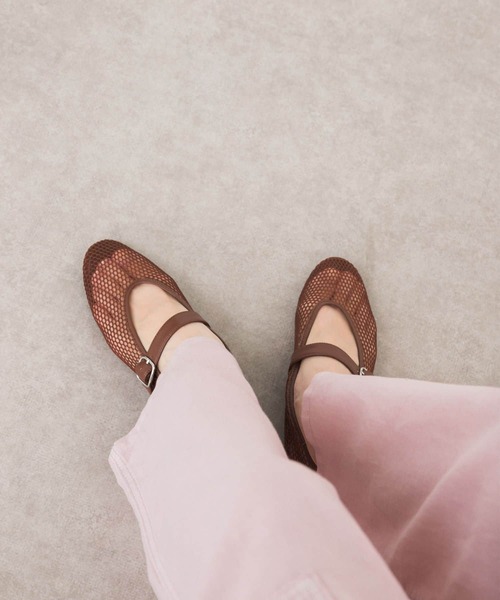 VELETTO（ベレット）の「『別注』VELETTO×DOORS　メッシュストラップシューズ（バレエシューズ・レディース・ブラック/ブラウン・36/37/38）」の6枚目の写真