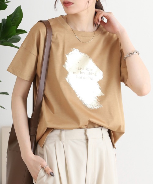 BRODIAEA(ブローディア)の「BRODIAEA 箔プリント 半袖Tシャツ カットソープルオーバー 日本製(Tシャツ/カットソー・レディース・グレー/ピンク/ベージュ/ネイビー/オフホワイト・40)」の1枚目の写真