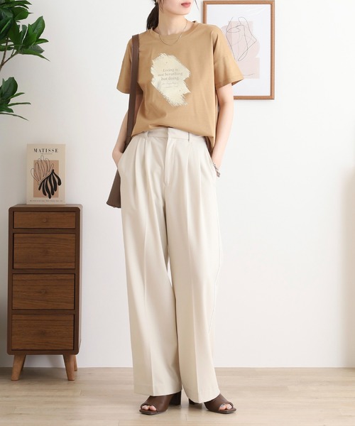 BRODIAEA(ブローディア)の「BRODIAEA 箔プリント 半袖Tシャツ カットソープルオーバー 日本製(Tシャツ/カットソー・レディース・グレー/ピンク/ベージュ/ネイビー/オフホワイト・40)」の13枚目の写真