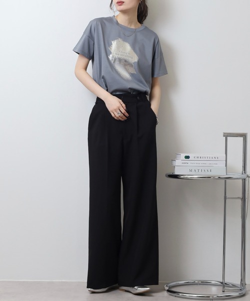 BRODIAEA(ブローディア)の「BRODIAEA 箔プリント 半袖Tシャツ カットソープルオーバー 日本製(Tシャツ/カットソー・レディース・グレー/ピンク/ベージュ/ネイビー/オフホワイト・40)」の21枚目の写真