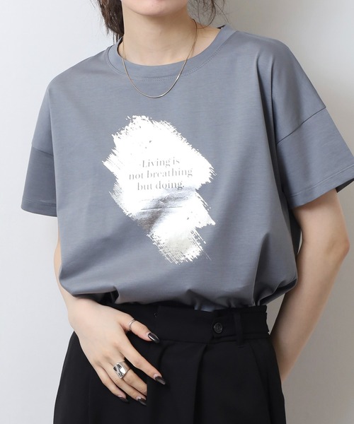 BRODIAEA(ブローディア)の「BRODIAEA 箔プリント 半袖Tシャツ カットソープルオーバー 日本製(Tシャツ/カットソー・レディース・グレー/ピンク/ベージュ/ネイビー/オフホワイト・40)」の19枚目の写真