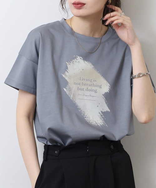BRODIAEA(ブローディア)の「BRODIAEA 箔プリント 半袖Tシャツ カットソープルオーバー 日本製(Tシャツ/カットソー・レディース・グレー/ピンク/ベージュ/ネイビー/オフホワイト・40)」の20枚目の写真