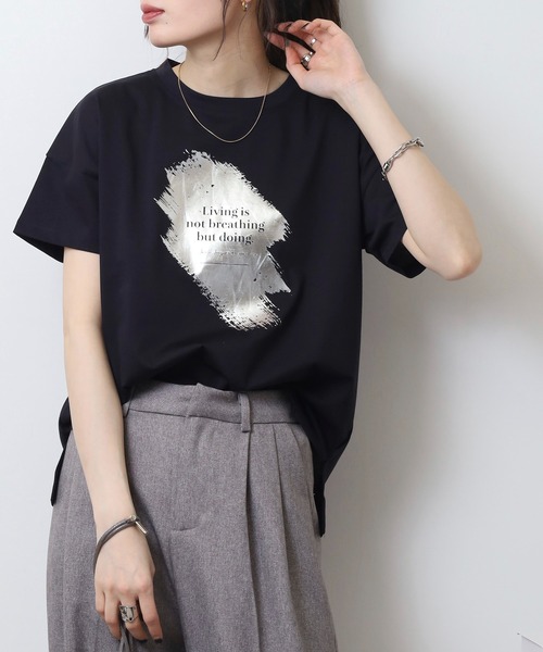 BRODIAEA(ブローディア)の「BRODIAEA 箔プリント 半袖Tシャツ カットソープルオーバー 日本製(Tシャツ/カットソー・レディース・グレー/ピンク/ベージュ/ネイビー/オフホワイト・40)」の15枚目の写真