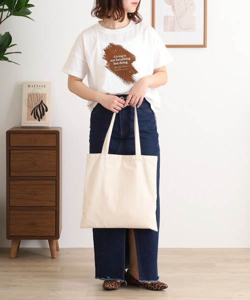 BRODIAEA(ブローディア)の「BRODIAEA 箔プリント 半袖Tシャツ カットソープルオーバー 日本製(Tシャツ/カットソー・レディース・グレー/ピンク/ベージュ/ネイビー/オフホワイト・40)」の9枚目の写真