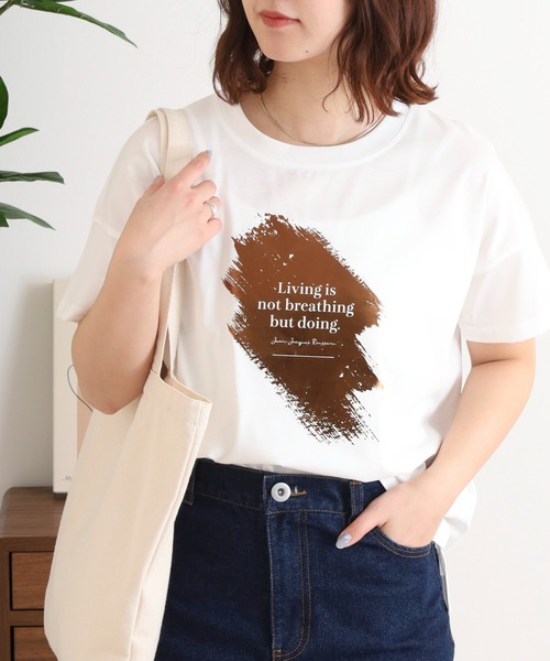 BRODIAEA(ブローディア)の「BRODIAEA 箔プリント 半袖Tシャツ カットソープルオーバー 日本製(Tシャツ/カットソー・レディース・グレー/ピンク/ベージュ/ネイビー/オフホワイト・40)」の7枚目の写真