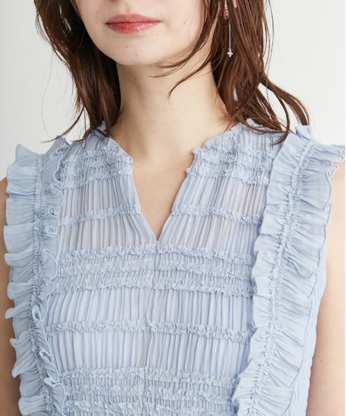 CELFORD（セルフォード）の「シャーリングフリルブラウス（シャツ/ブラウス・レディース・オフホワイト/ブラック/サックスブルー・36/38）」の8枚目の写真