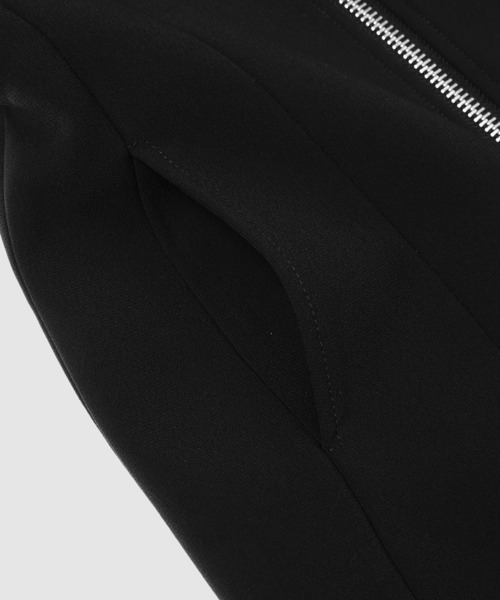 GANNI（ガニー）の「Bonded Crepe Curve Sleeve Jacket（その他アウター・レディース・ブラック・36/34）」の5枚目の写真