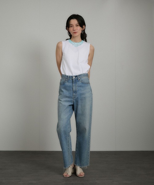 SALON adam et rope'(サロン アダム エ ロペ)の「ビジューエンブロイダリーノースリーブTシャツ(Tシャツ/カットソー・レディース・チャコールグレー/オフホワイト・FREE)」の3枚目の写真