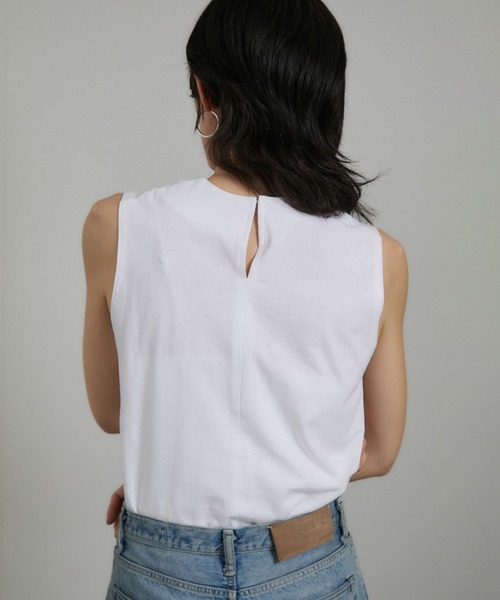SALON adam et rope'(サロン アダム エ ロペ)の「ビジューエンブロイダリーノースリーブTシャツ(Tシャツ/カットソー・レディース・チャコールグレー/オフホワイト・FREE)」の4枚目の写真