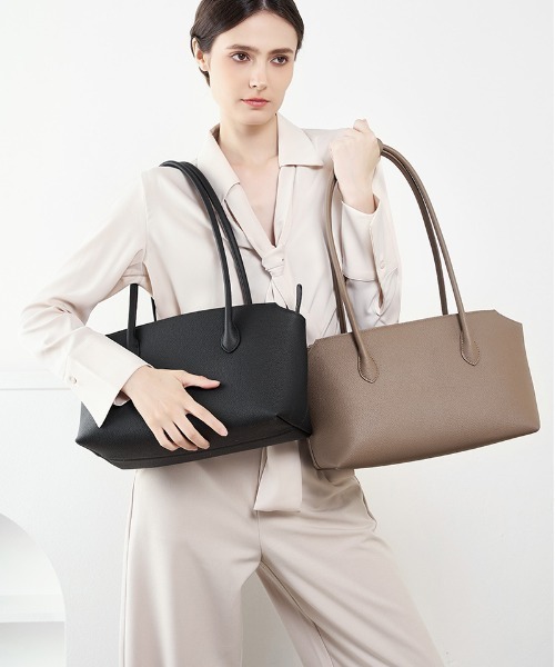 NiiNa(ニーナ)の「【 NiiNa / ニーナ 】高品質牛革 2way ロングショルダー 本革スクエアボストンバッグ(ボストンバッグ・レディース・ブラック/グレイッシュベージュ・FREE)」の12枚目の写真