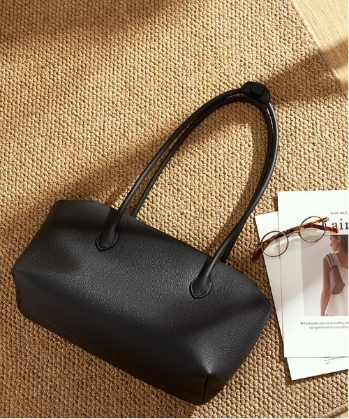 NiiNa(ニーナ)の「【 NiiNa / ニーナ 】高品質牛革 2way ロングショルダー 本革スクエアボストンバッグ(ボストンバッグ・レディース・ブラック/グレイッシュベージュ・FREE)」の21枚目の写真