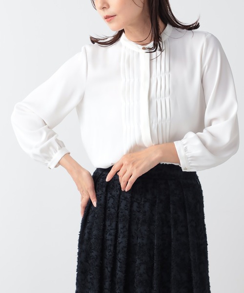 GALLORIA（ギャローリア）の「オフィススタイルにおすすめ　タックプリーツブラウス（シャツ/ブラウス・レディース・ライトベージュ/ホワイト/ライトグレー・LL/S/M/L）」の4枚目の写真