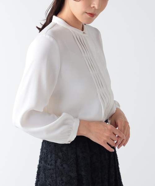 GALLORIA（ギャローリア）の「オフィススタイルにおすすめ　タックプリーツブラウス（シャツ/ブラウス・レディース・ライトベージュ/ホワイト/ライトグレー・LL/S/M/L）」の6枚目の写真