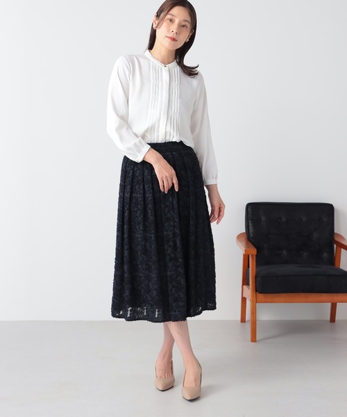 GALLORIA（ギャローリア）の「オフィススタイルにおすすめ　タックプリーツブラウス（シャツ/ブラウス・レディース・ライトベージュ/ホワイト/ライトグレー・LL/S/M/L）」の7枚目の写真