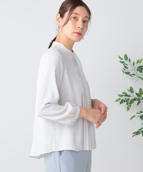 GALLORIA（ギャローリア）の「オフィススタイルにおすすめ　タックプリーツブラウス（シャツ/ブラウス・レディース・ライトベージュ/ホワイト/ライトグレー・LL/S/M/L）」の8枚目の写真