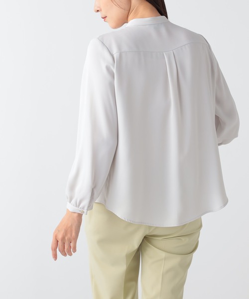 GALLORIA（ギャローリア）の「オフィススタイルにおすすめ　タックプリーツブラウス（シャツ/ブラウス・レディース・ライトベージュ/ホワイト/ライトグレー・LL/S/M/L）」の14枚目の写真