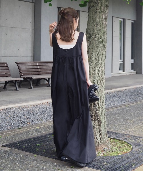 LAULEN(ローレン)の「square neck wide salopette /ギャザースクエアネックワイドサロペット(サロペット/オーバーオール・レディース・ブラック/ホワイト・FREE)」の7枚目の写真