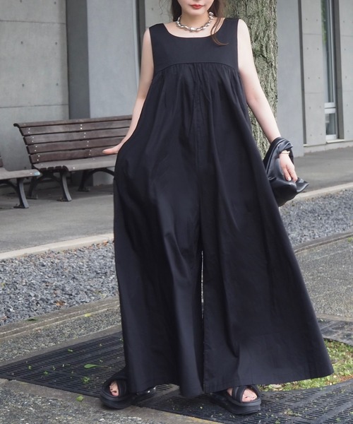 LAULEN(ローレン)の「square neck wide salopette /ギャザースクエアネックワイドサロペット(サロペット/オーバーオール・レディース・ブラック/ホワイト・FREE)」の8枚目の写真