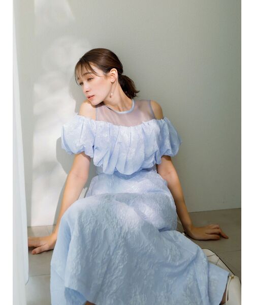 シャーリングスリーブジャガードドレス　ブルーチャコール ふくれジャガードギャザースリーブドレス（ブルー）- トレンドの