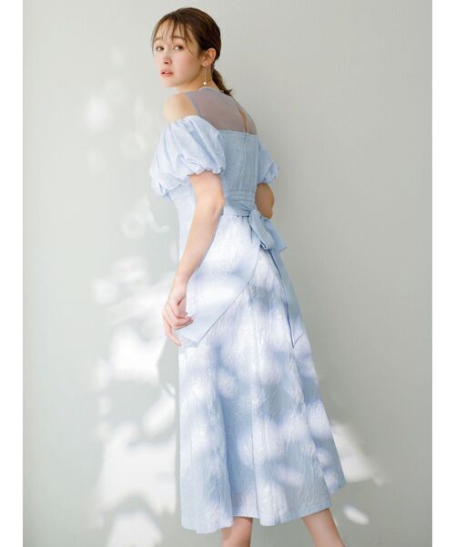 dazzlin(ダズリン)の「ジャカードバルーンスリーブドレス(ドレス・レディース・オフホワイト/ブルー/グリーン・SMALL/MEDIUM)」の8枚目の写真