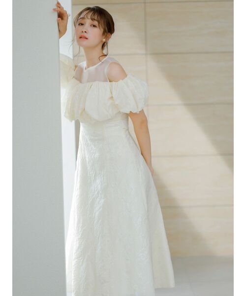 dazzlin(ダズリン)の「ジャカードバルーンスリーブドレス(ドレス・レディース・オフホワイト/ブルー/グリーン・SMALL/MEDIUM)」の7枚目の写真