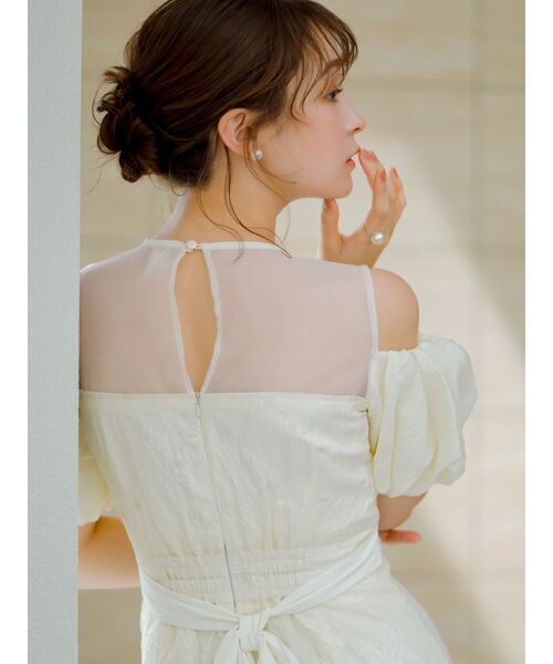 dazzlin(ダズリン)の「ジャカードバルーンスリーブドレス(ドレス・レディース・オフホワイト/ブルー/グリーン・SMALL/MEDIUM)」の5枚目の写真