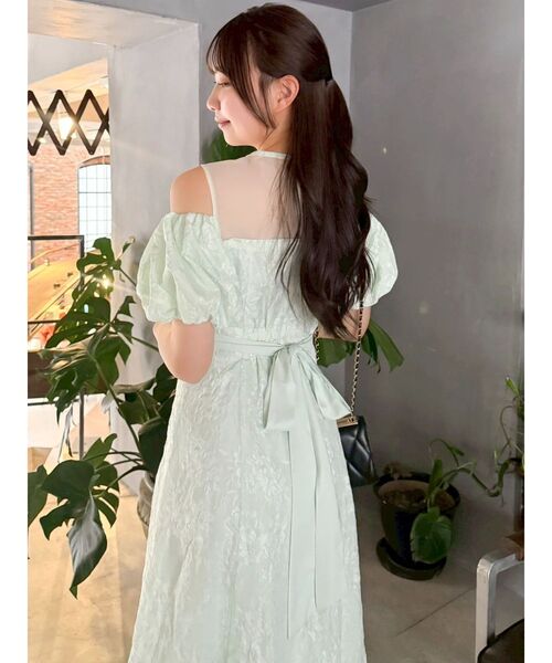 dazzlin(ダズリン)の「ジャカードバルーンスリーブドレス(ドレス・レディース・オフホワイト/ブルー/グリーン・SMALL/MEDIUM)」の11枚目の写真