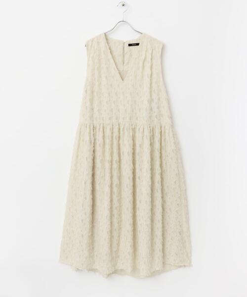 URBAN RESEARCH ROSSO WOMEN（アーバンリサーチ　ロッソ）の「ジャガードVネックワンピース（ワンピース・レディース・アイボリー/ブラック・FREE）」の22枚目の写真