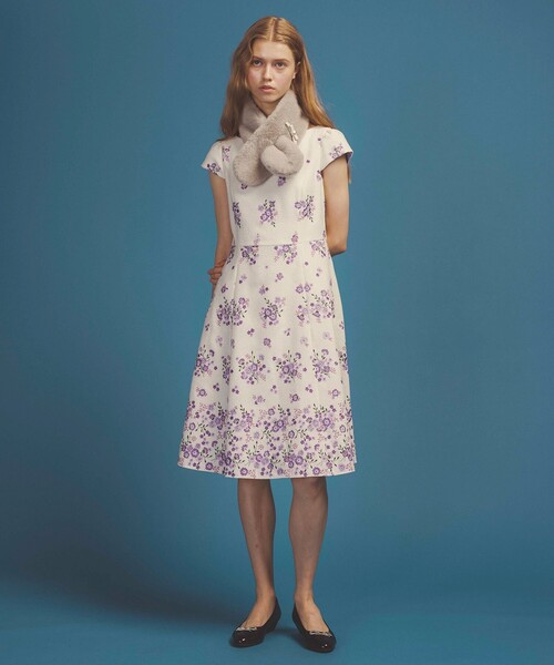 TOCCA(トッカ)の「BOW RIBBON FURTIPPET ティペット(マフラー・レディース・ベージュ系/ライトグレー系・F)」の5枚目の写真