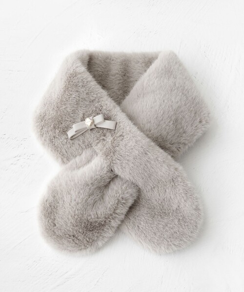 TOCCA(トッカ)の「BOW RIBBON FURTIPPET ティペット(マフラー・レディース・ベージュ系/ライトグレー系・F)」の8枚目の写真