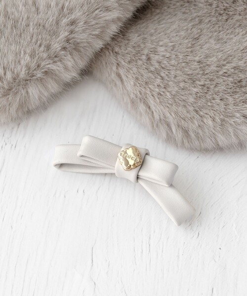 TOCCA(トッカ)の「BOW RIBBON FURTIPPET ティペット(マフラー・レディース・ベージュ系/ライトグレー系・F)」の9枚目の写真