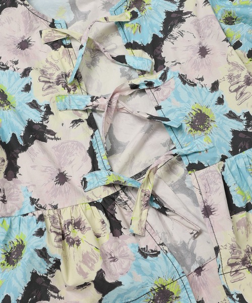 GANNI（ガニー）の「Printed Cotton Peplum Blouse（シャツ/ブラウス・レディース・マルチ・34/36）」の4枚目の写真