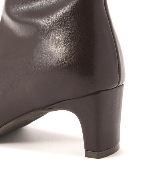 NATURAL BEAUTY BASIC（ナチュラルビューティーベーシック）の「◇【Oggi掲載】ストレッチショートブーツ（ブーツ・レディース・ブラウン/ダークブラウン/ブラック・22.5cm/23.5cm/24.0cm/24.5cm）」の9枚目の写真