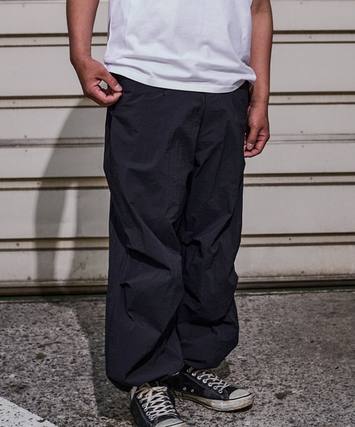 GORDON MILLER(ゴードンミラー)の「GORDON MILLER ライト テック パラシュート パンツ(その他パンツ・メンズ・ネイビー/グリーン・1/2/0)」の22枚目の写真
