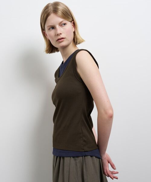 LANVIN en Bleu（ランバンオンブルー）の「レイヤードタンクトップ（Tシャツ/カットソー・レディース・ブラウン/チャコールグレー/ブラック・38）」の8枚目の写真