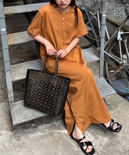 CIAOPANIC TYPY(チャオパニックティピー)の「前後2wayヘンリーネックカットワンピース/接触冷感(ワンピース・レディース・キャメル/グレー系その他/ブラック・ONE SIZE)」の3枚目の写真