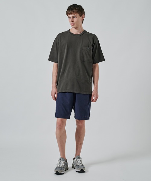 WHITE MOUNTAINEERING(ホワイトマウンテニアリング)の「【White Mountaineering】別注 ONE EYELET POCKET TEE(Tシャツ/カットソー・メンズ・ホワイト/ダークグレー/ブラック・2/1/3)」の15枚目の写真