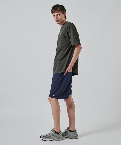 WHITE MOUNTAINEERING(ホワイトマウンテニアリング)の「【White Mountaineering】別注 ONE EYELET POCKET TEE(Tシャツ/カットソー・メンズ・ホワイト/ダークグレー/ブラック・2/1/3)」の16枚目の写真