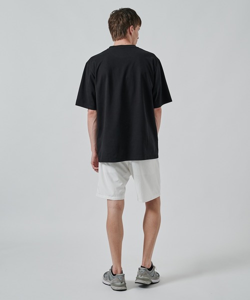 WHITE MOUNTAINEERING(ホワイトマウンテニアリング)の「【White Mountaineering】別注 ONE EYELET POCKET TEE(Tシャツ/カットソー・メンズ・ホワイト/ダークグレー/ブラック・2/1/3)」の7枚目の写真