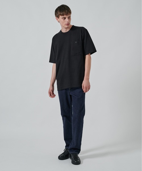 WHITE MOUNTAINEERING(ホワイトマウンテニアリング)の「【White Mountaineering】別注 ONE EYELET POCKET TEE(Tシャツ/カットソー・メンズ・ホワイト/ダークグレー/ブラック・2/1/3)」の9枚目の写真