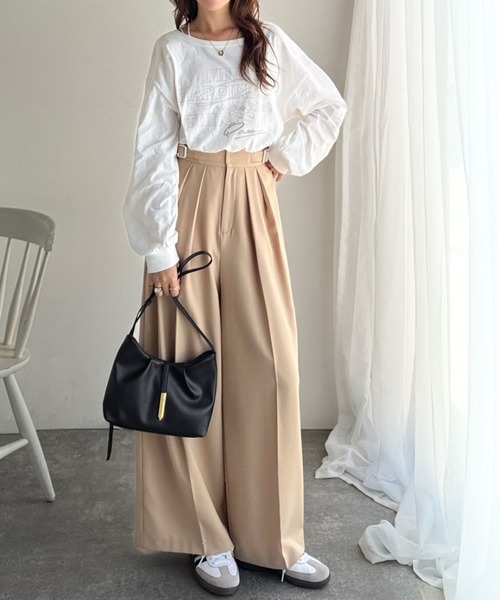 classicalelf(クラシカルエルフ)の「シンプルキレイめで高見えを叶える◎メタルパーツソフトシュリンクレザーバッグ(ショルダーバッグ・レディース・ブラック/アイボリー/ベージュ系・ONE SIZE)」の8枚目の写真